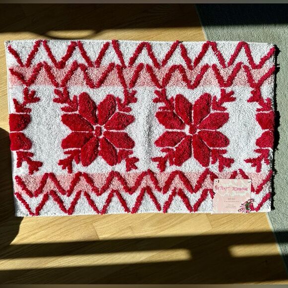 Betsey Johnson Christmas Chevron Snowflakes White and Pink Bath Rug Mat - Picture 1 of 6